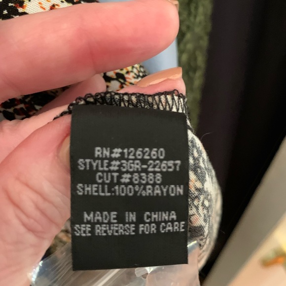 NWT Velvet Heart Snakeskin Button Down — SZ Large - Picture 8 of 12